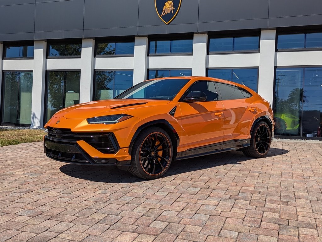 2023 Lamborghini Urus S's photo