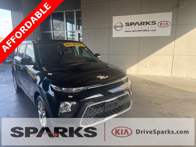 2022 Kia Soul LX's photo