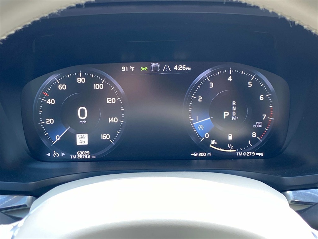 2022 Crystal White Metallic Volvo S60 B5 Momentum AWD Sedan