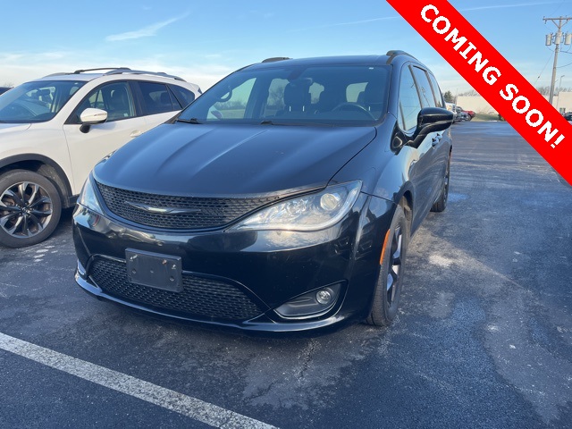 used 2017 Chrysler Pacifica Touring L 4D Passenger Van
