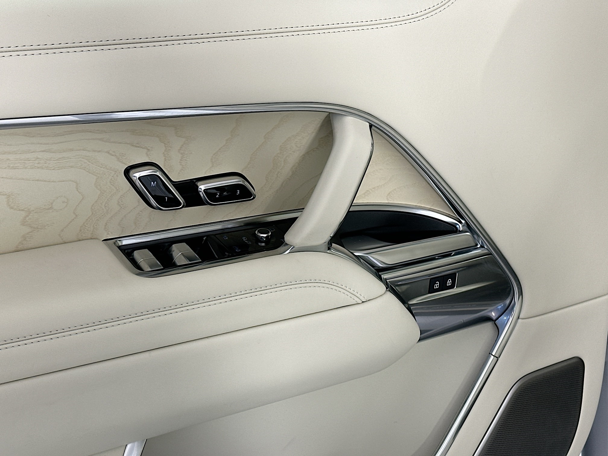 new 2026 Land Rover Range Rover car, priced at $256,155