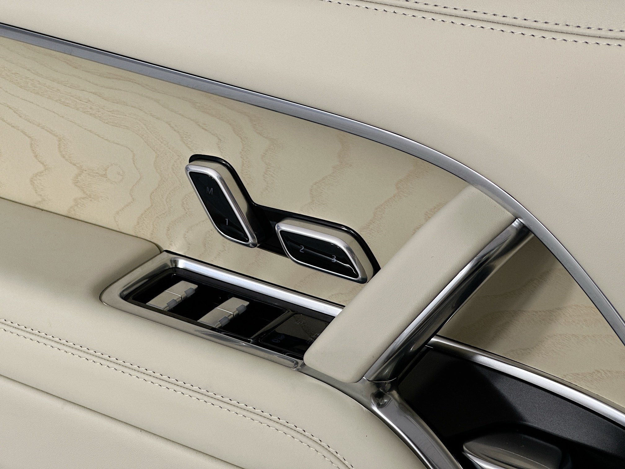 new 2026 Land Rover Range Rover car, priced at $256,155