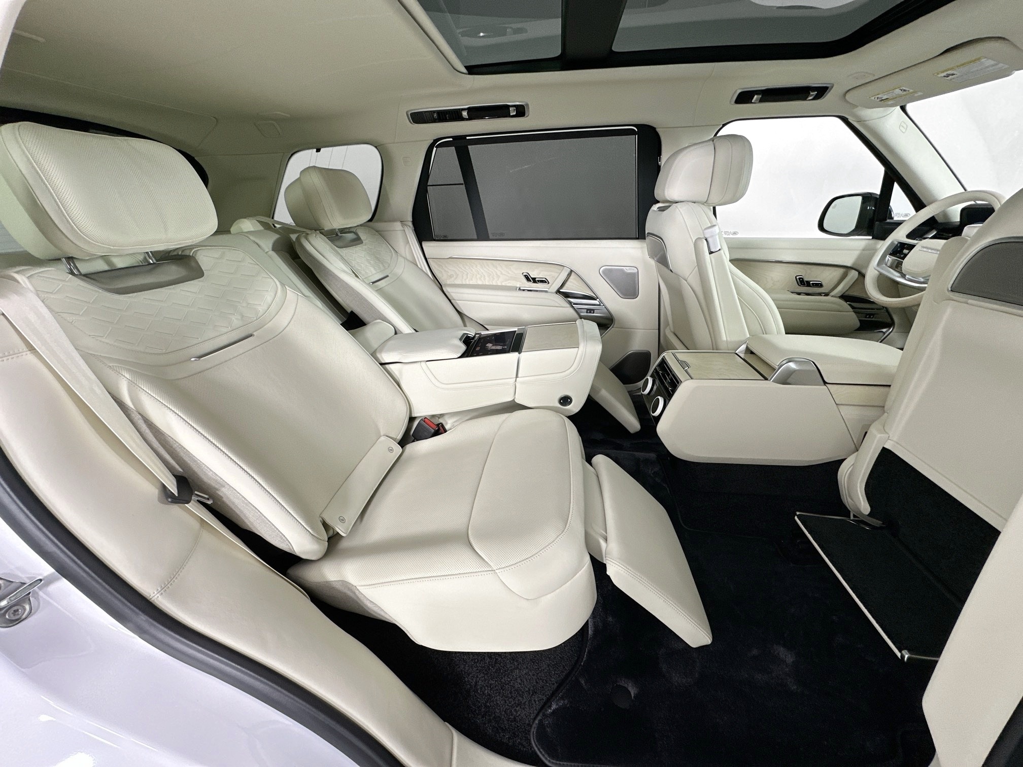 new 2026 Land Rover Range Rover car, priced at $256,155