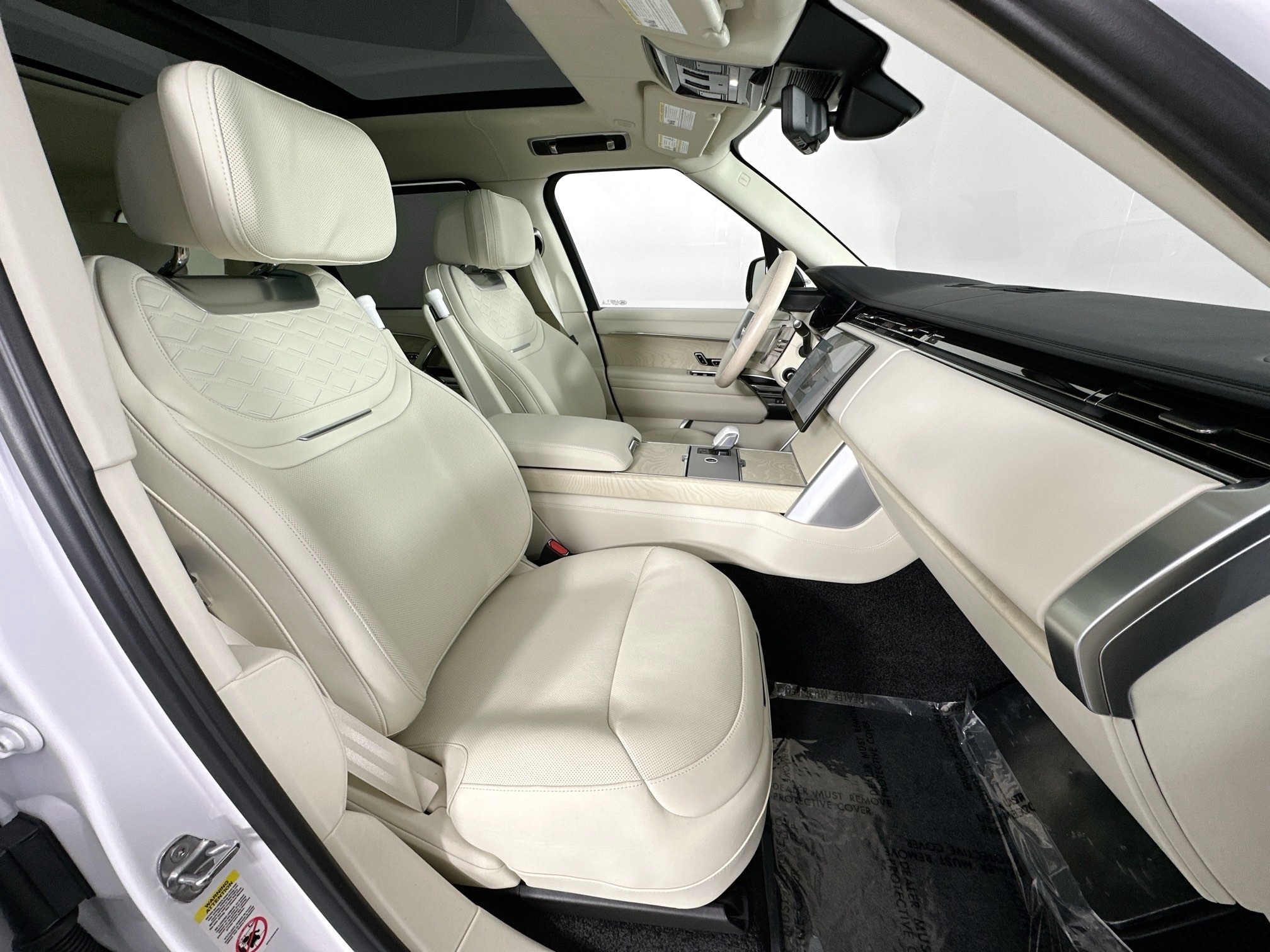 new 2026 Land Rover Range Rover car, priced at $256,155