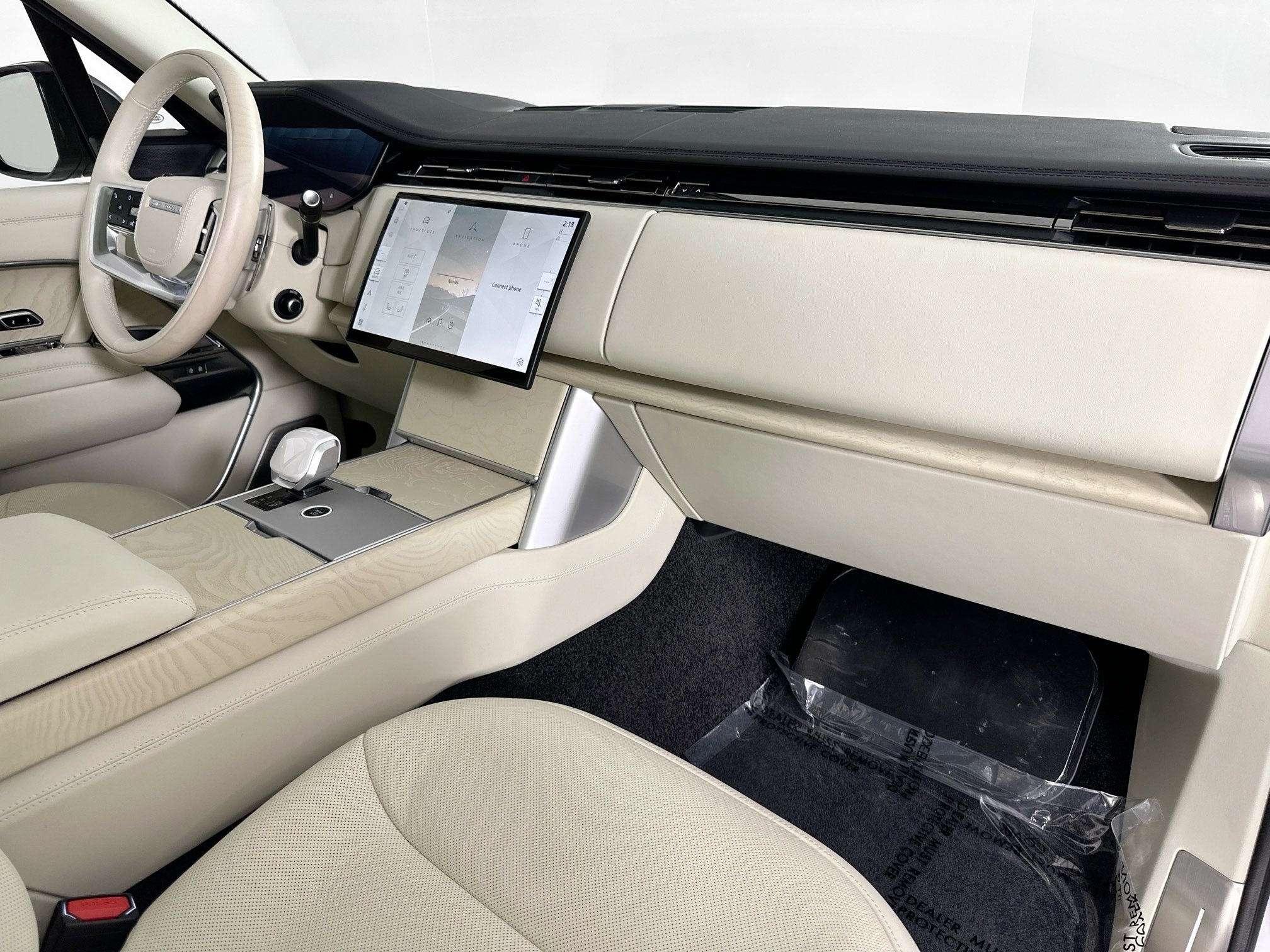 new 2026 Land Rover Range Rover car, priced at $256,155