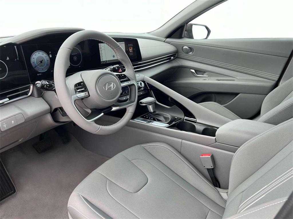 2024 Hyundai Elantra SEL Convenience photo 14