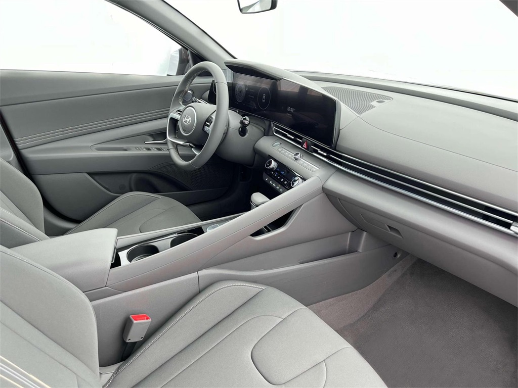 2024 Hyundai Elantra SEL Convenience photo 15