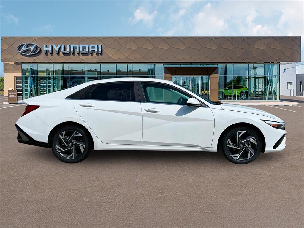 2024 Hyundai Elantra SEL Convenience photo 9