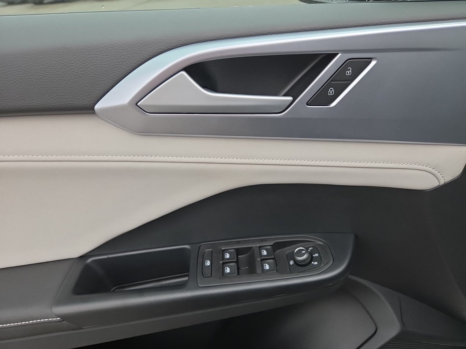 new 2025 Volkswagen Taos car, priced at $26,300