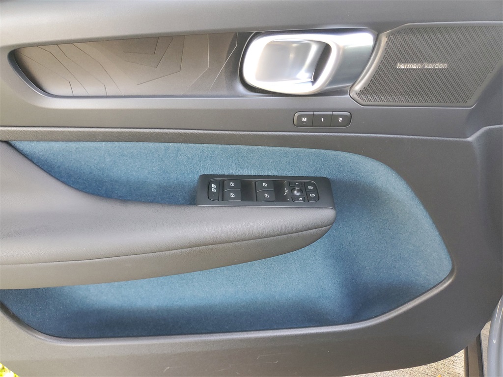 used 2023 Volvo C40 Recharge Pure Electric car, priced at $23,385