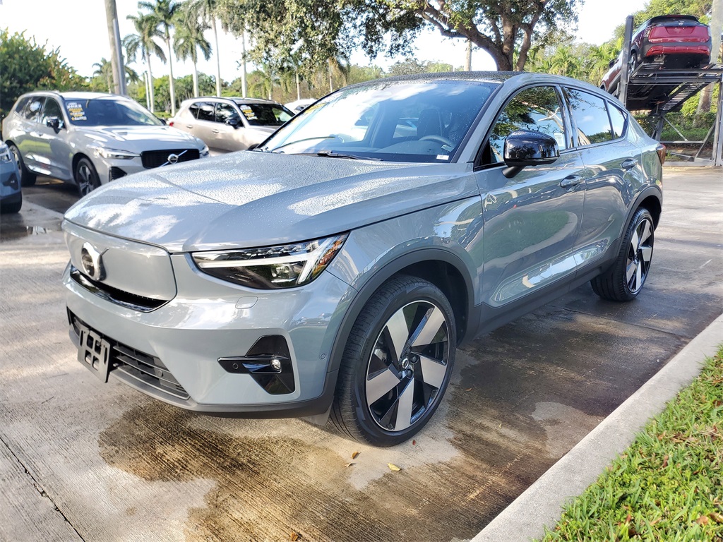 used 2023 Volvo C40 Recharge Pure Electric car, priced at $23,385