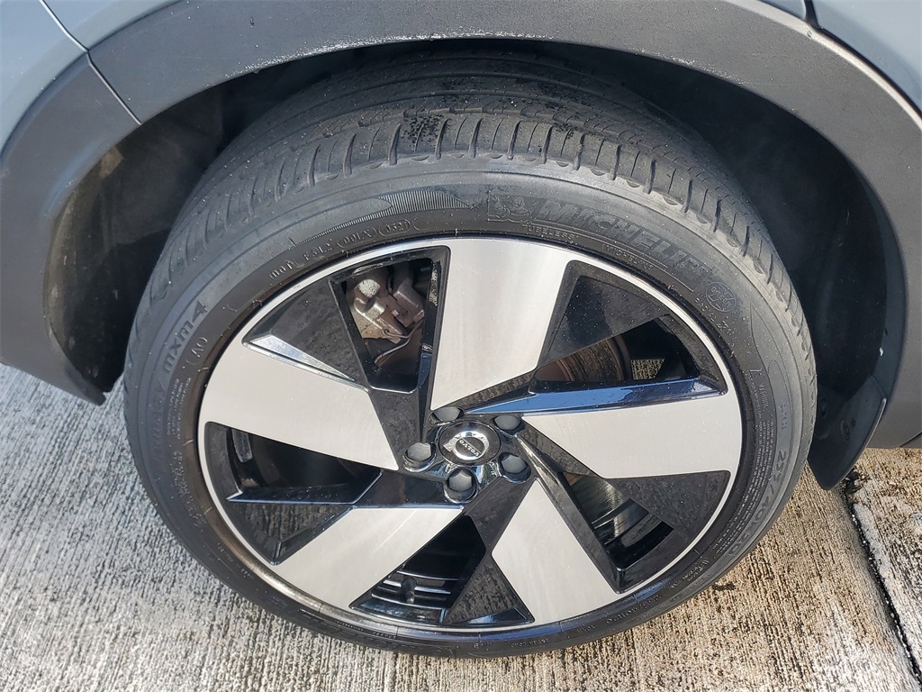 used 2023 Volvo C40 Recharge Pure Electric car, priced at $23,385