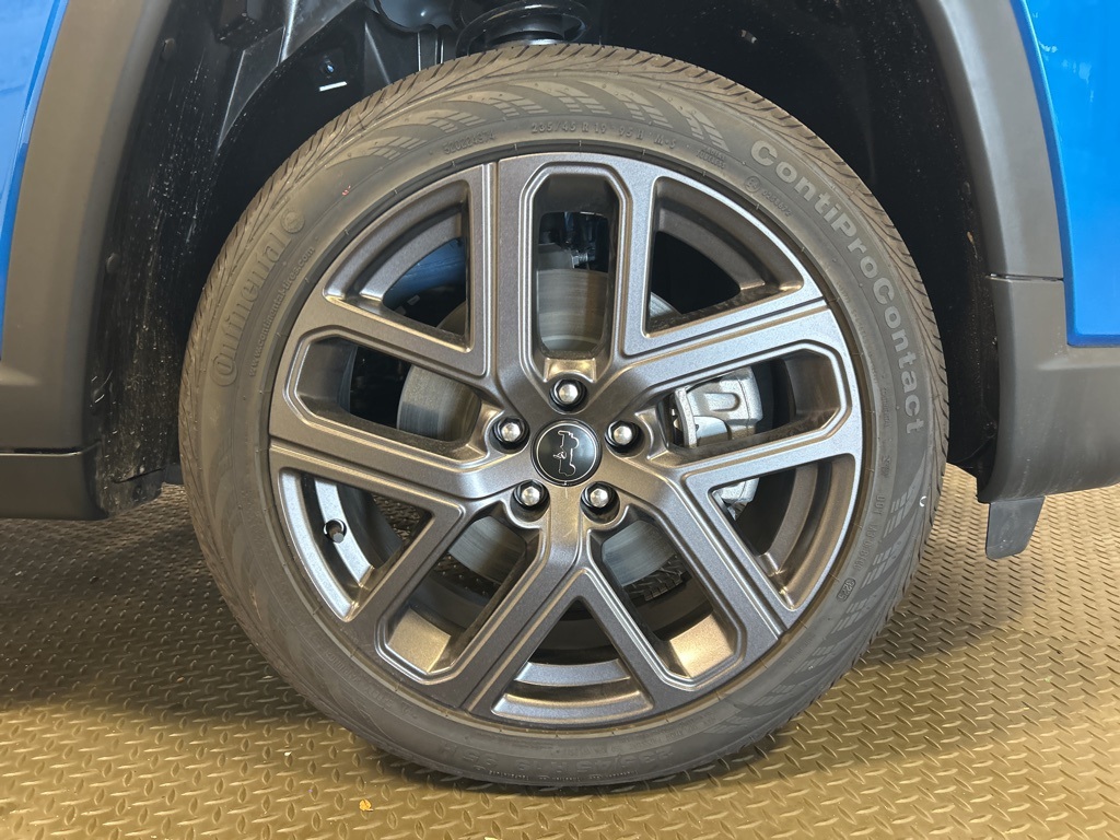 new 2026 Jeep Compass car, priced at $32,999