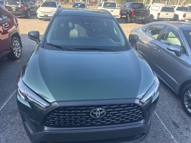 2023 Toyota Corolla Cross LE's photo