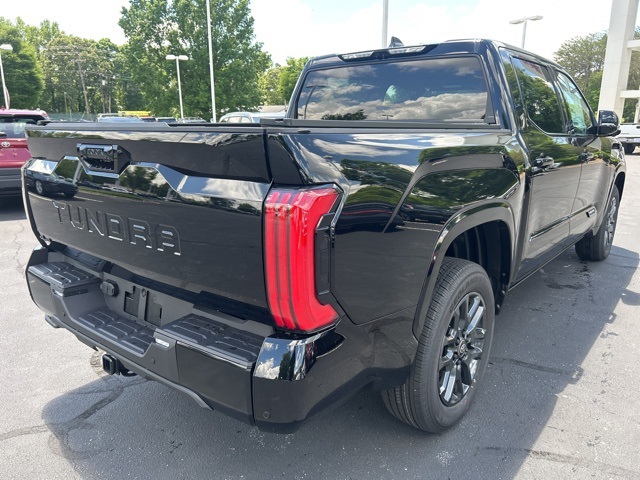 2025 Toyota Tundra Platinum CrewMax photo 4