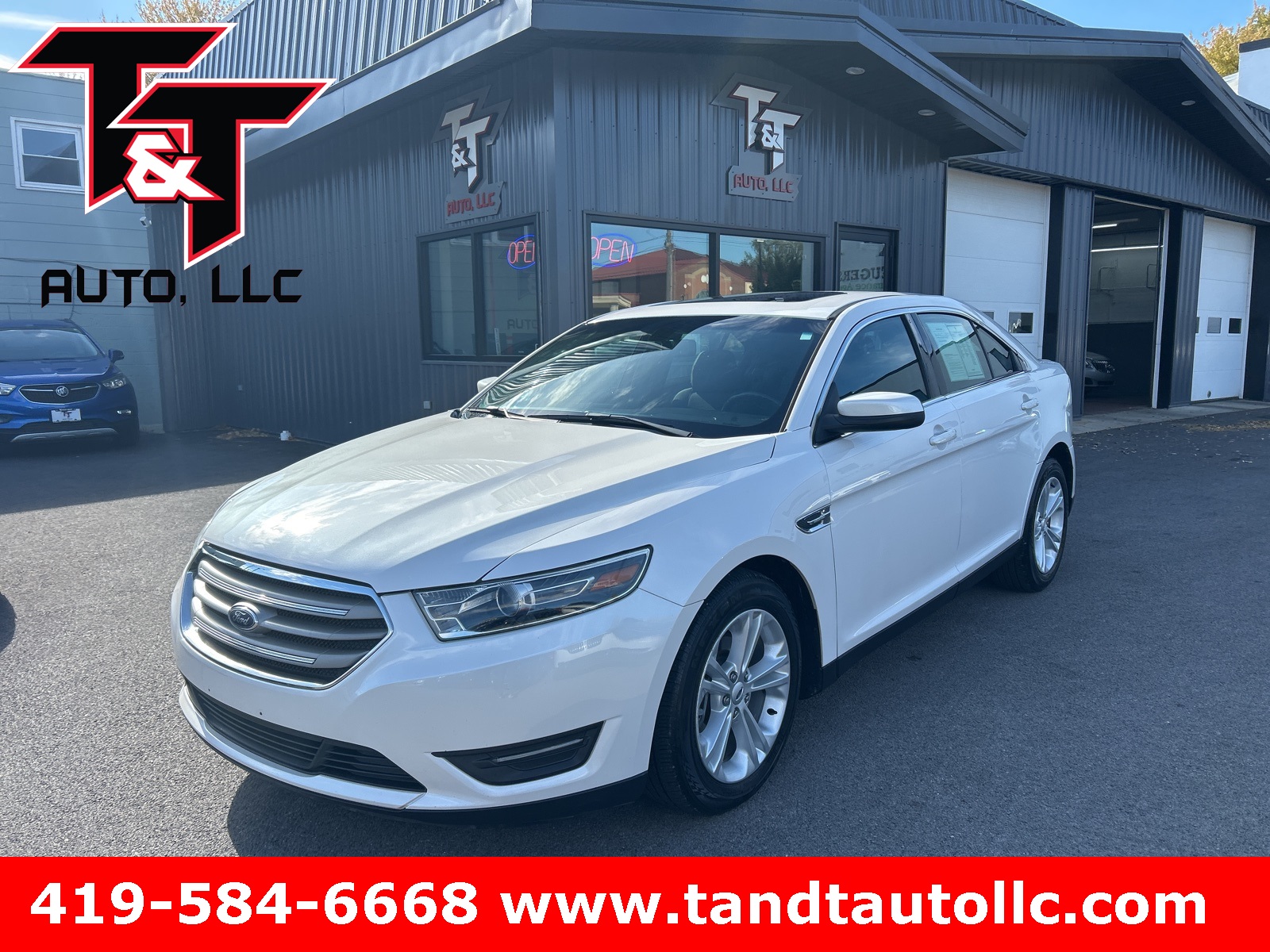 2017 Ford Taurus SEL's photo