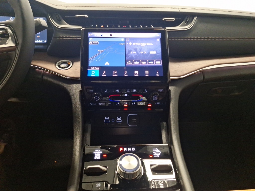 new 2025 Jeep Grand Cherokee car, priced at $60,830