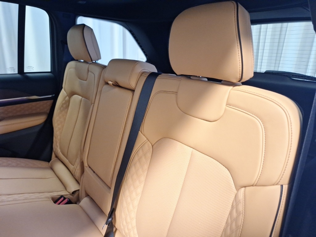 new 2025 Jeep Grand Cherokee car, priced at $60,830