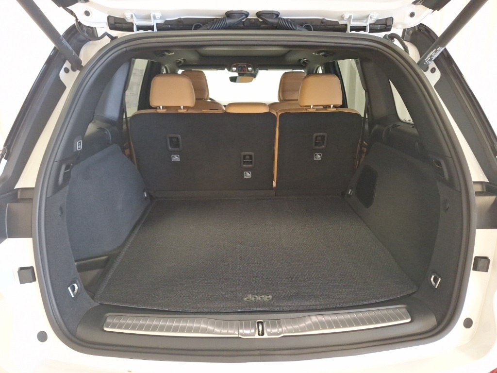 new 2025 Jeep Grand Cherokee car, priced at $60,830