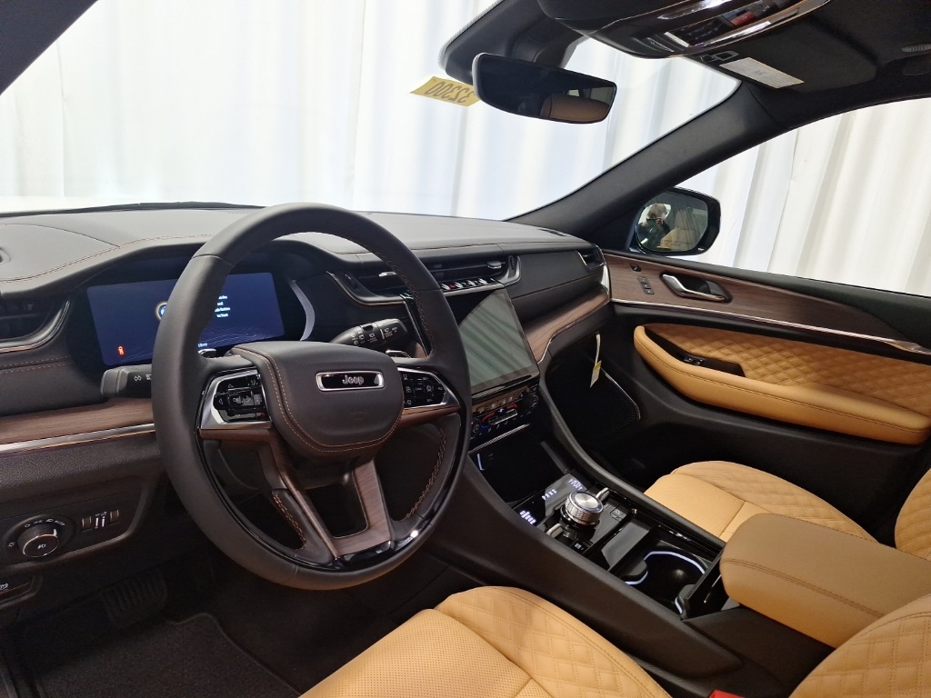 new 2025 Jeep Grand Cherokee car, priced at $60,830