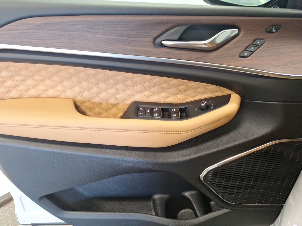 new 2025 Jeep Grand Cherokee car, priced at $60,830