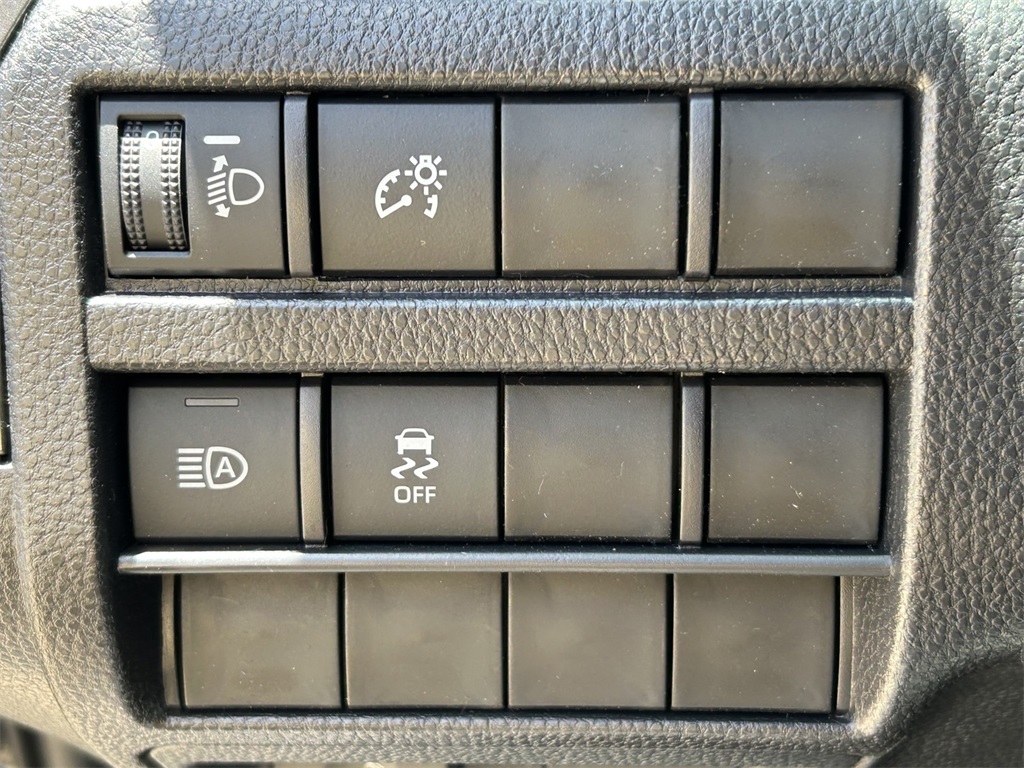 2025 Toyota Tacoma SR5 Double Cab photo 18