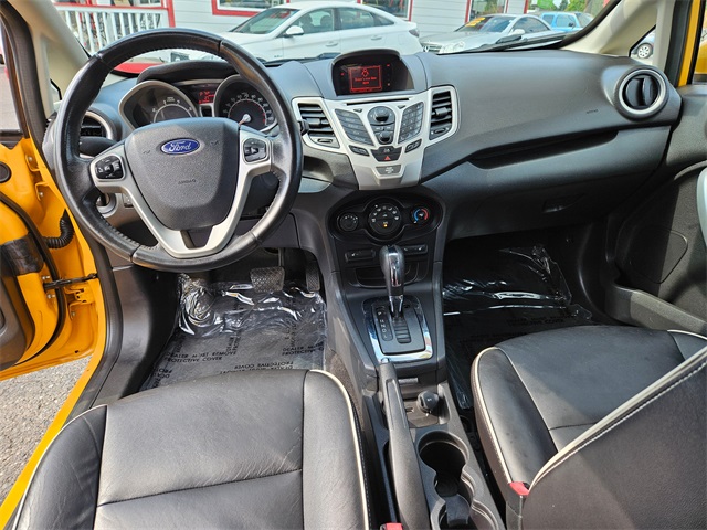 2013 Ford Fiesta Titanium photo 14