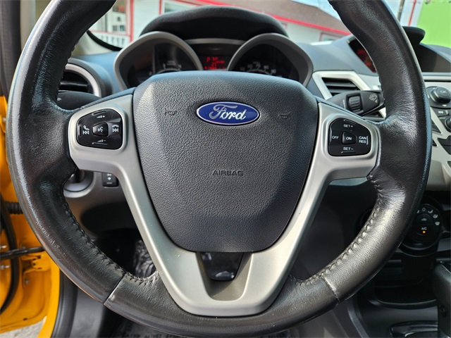 2013 Ford Fiesta Titanium photo 18