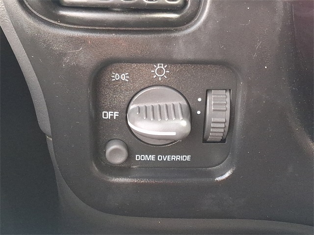 used 2001 GMC Savana G2500 car, priced at $8,950