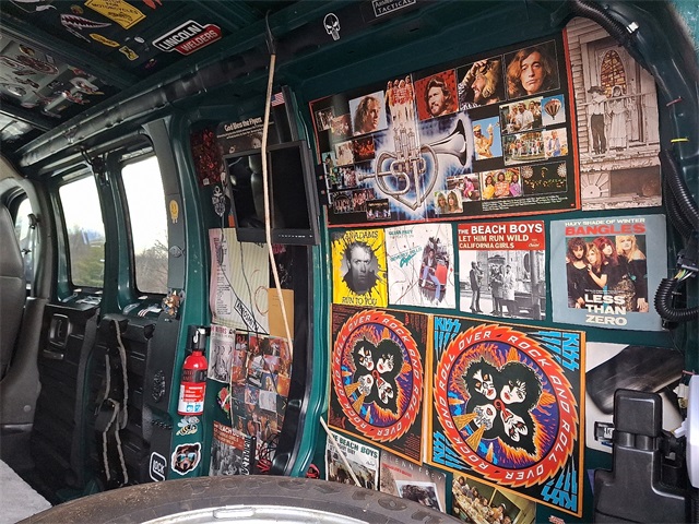 used 2001 GMC Savana G2500 car, priced at $8,950