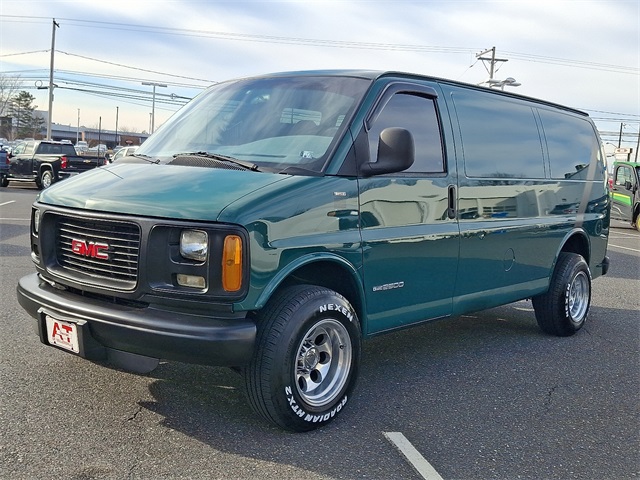 used 2001 GMC Savana G2500 car, priced at $8,950