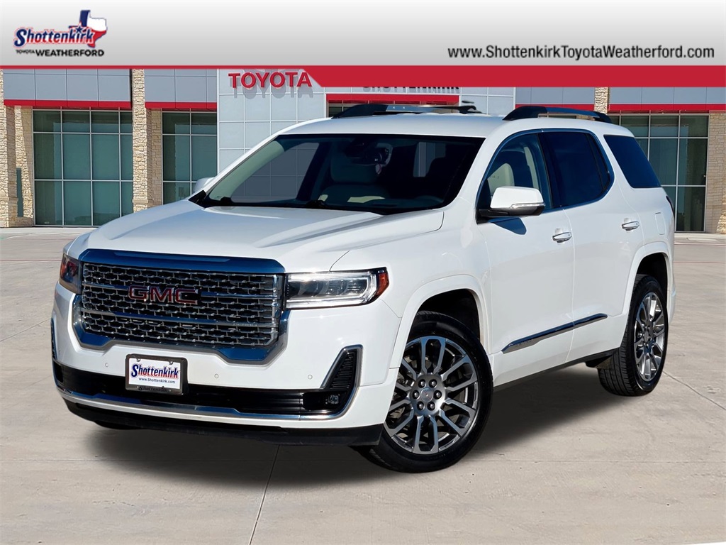 2023 GMC Acadia Denali's photo