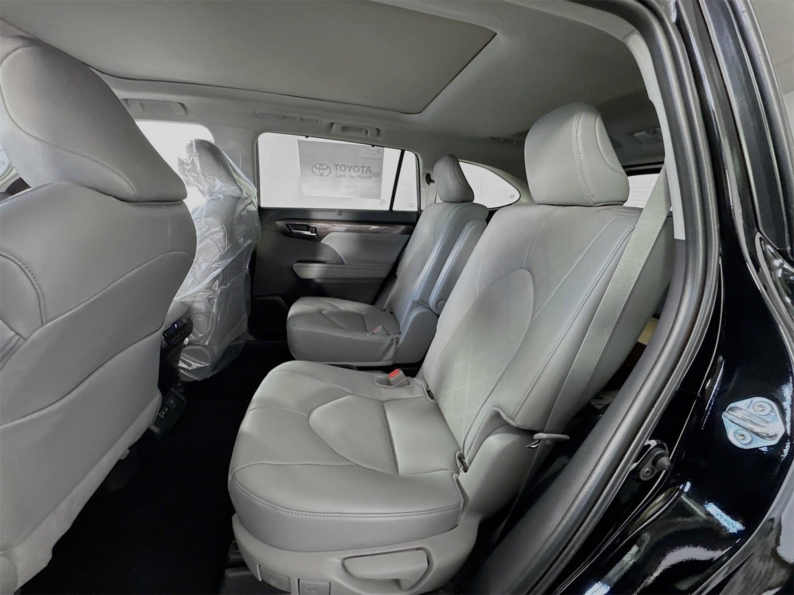 2025 Toyota Highlander Platinum photo 11
