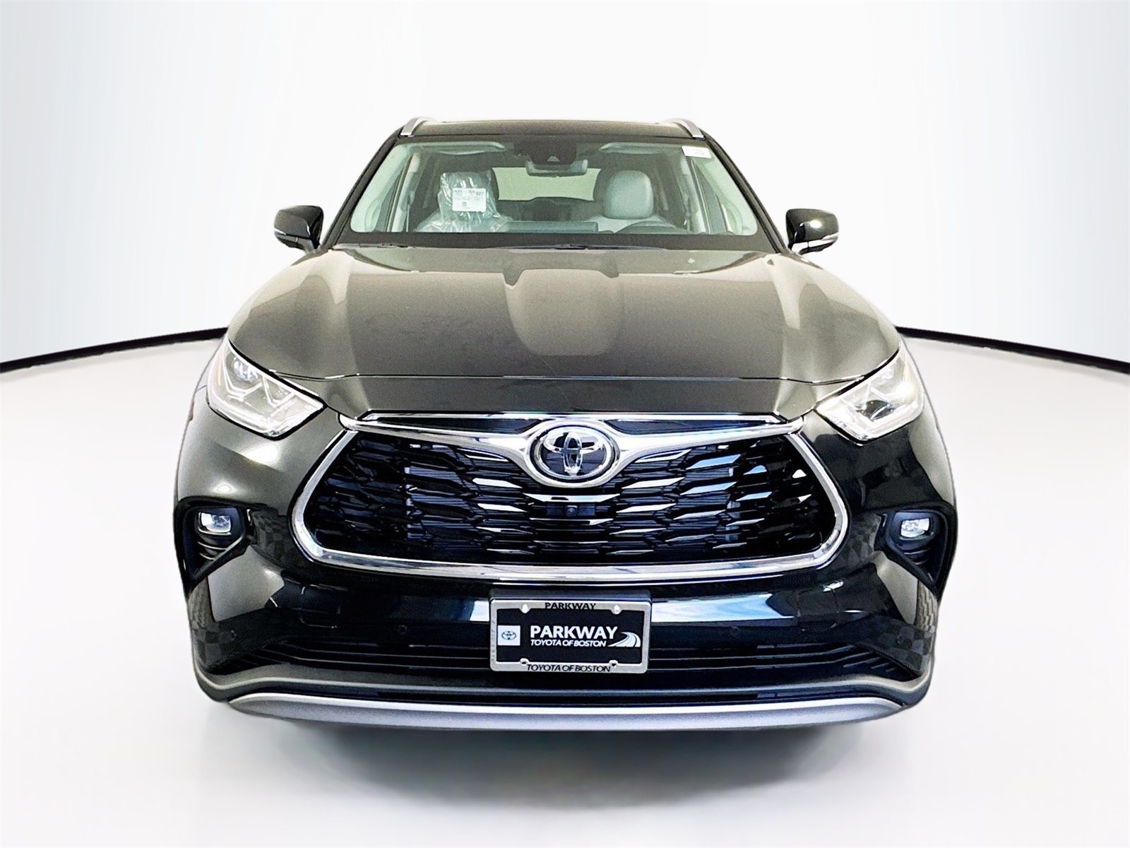 2025 Toyota Highlander Platinum photo 2