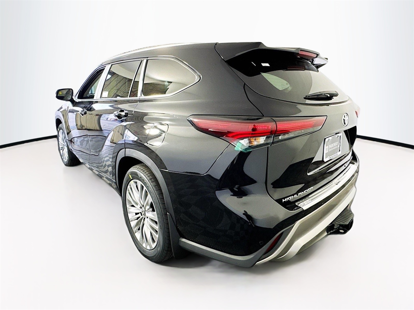 2025 Toyota Highlander Platinum photo 4