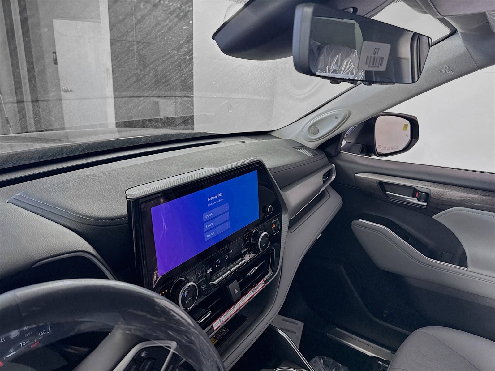 2025 Toyota Highlander Platinum photo 6