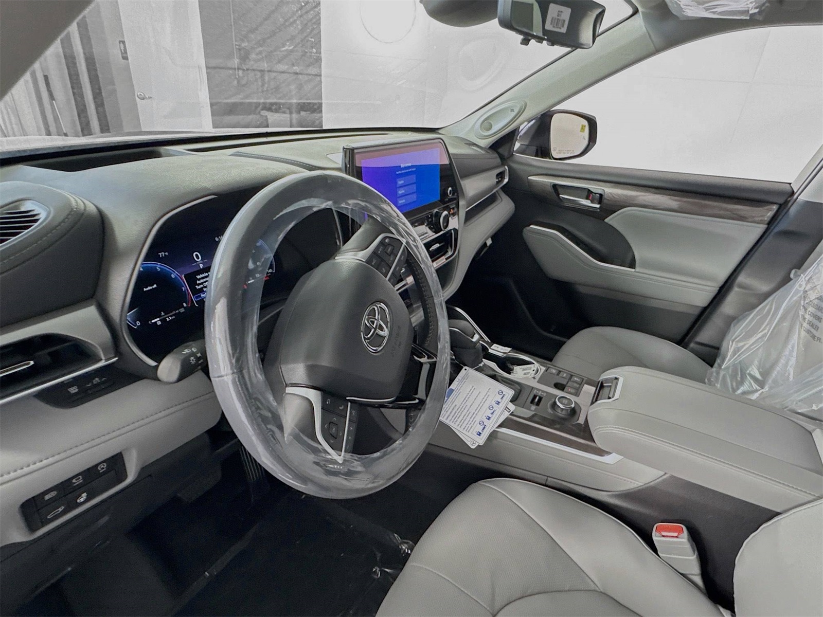 2025 Toyota Highlander Platinum photo 7