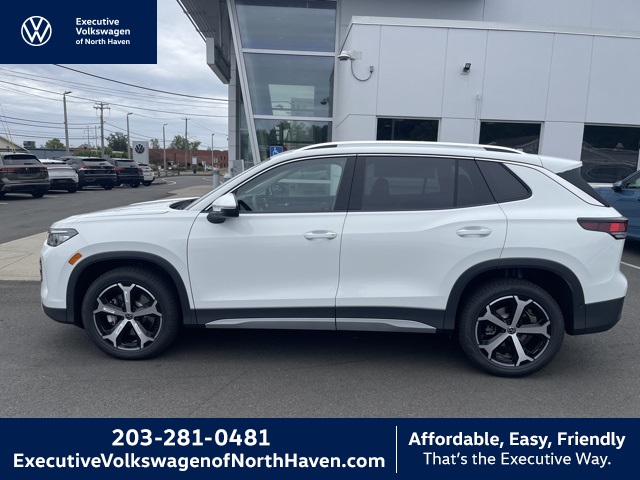 2025 Volkswagen Tiguan SE's photo