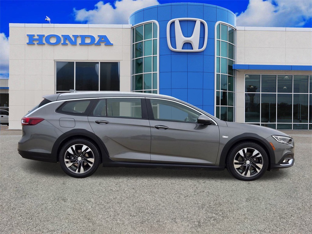 Used 2018 Buick Regal TourX Essence with VIN W04GV8SX6J1061769 for sale in Weatherford, TX