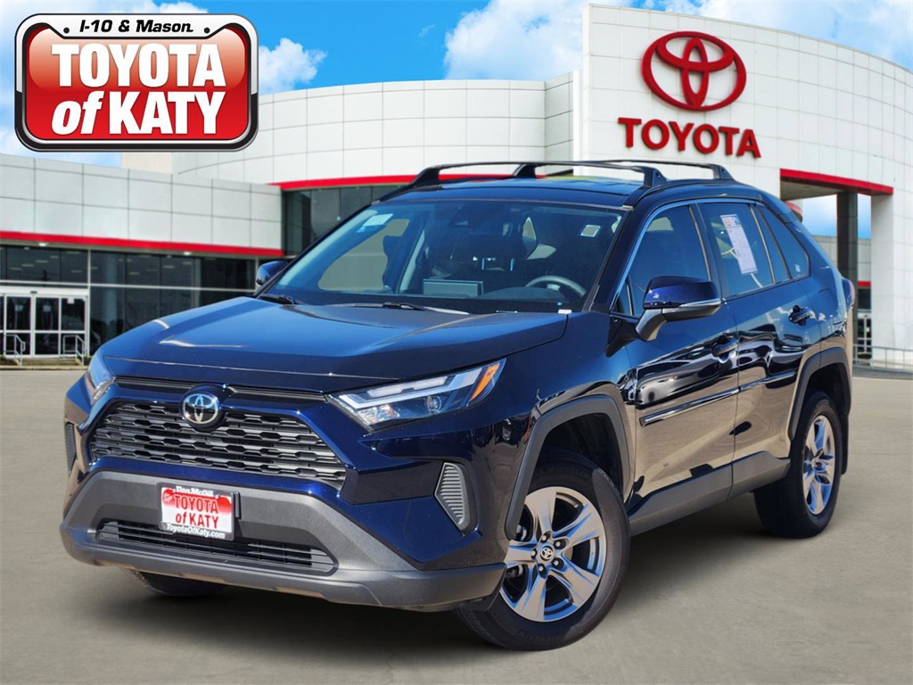 2024 Toyota RAV4 XLE's photo