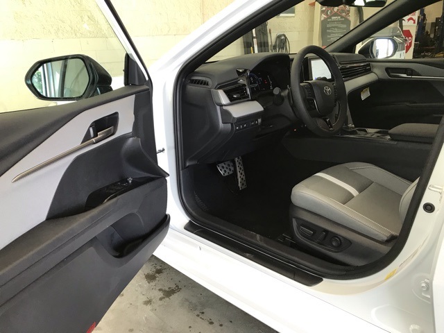 2025 Toyota Camry SE photo 11
