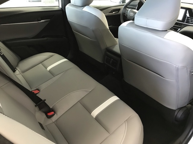 2025 Toyota Camry SE photo 14
