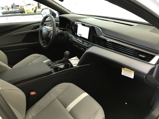 2025 Toyota Camry SE photo 15