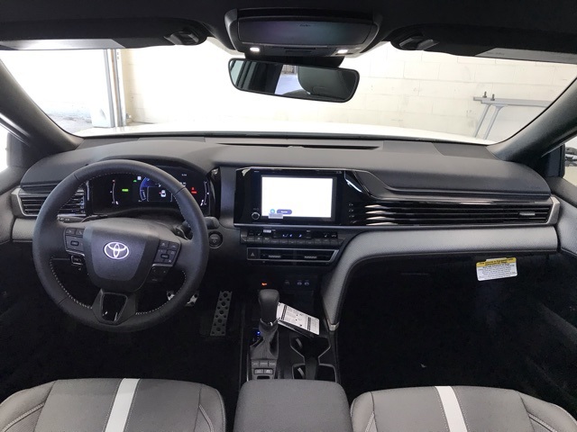 2025 Toyota Camry SE photo 16