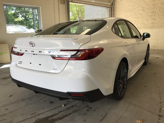 2025 Toyota Camry SE photo 3