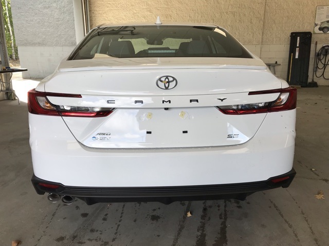 2025 Toyota Camry SE photo 4