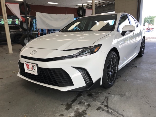 2025 Toyota Camry SE photo 8