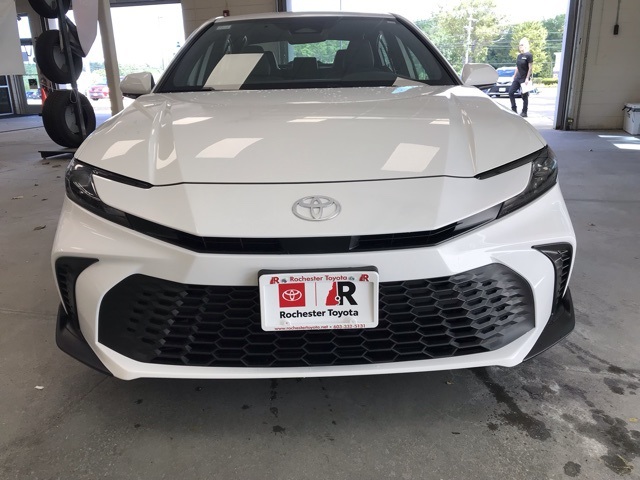 2025 Toyota Camry SE photo 9
