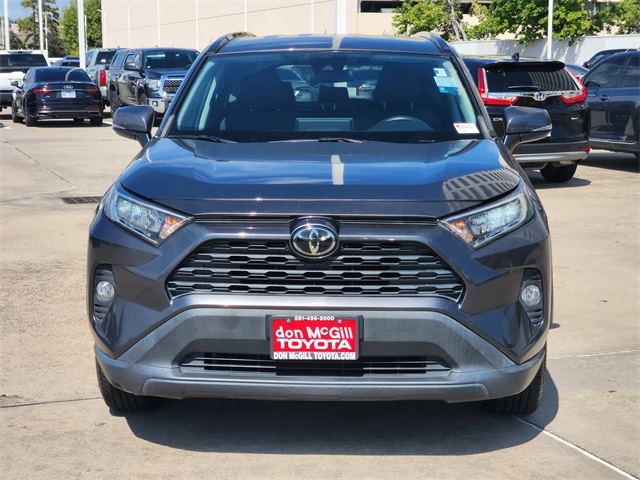 2020 Toyota RAV4 XLE photo 2