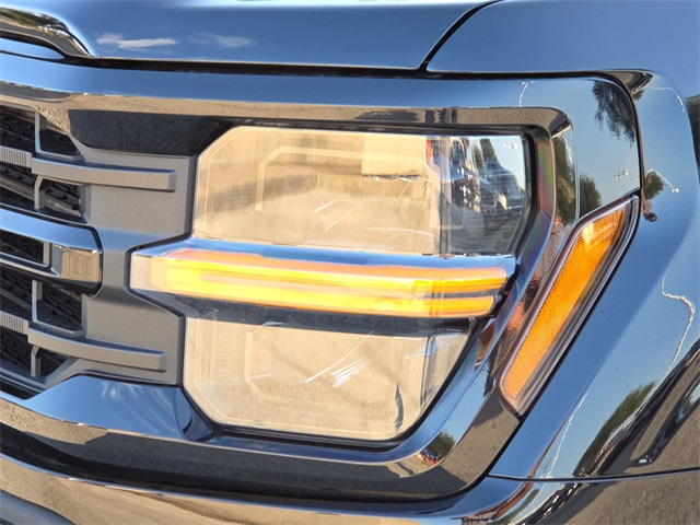 2025 Ford F-150 XLT photo 4